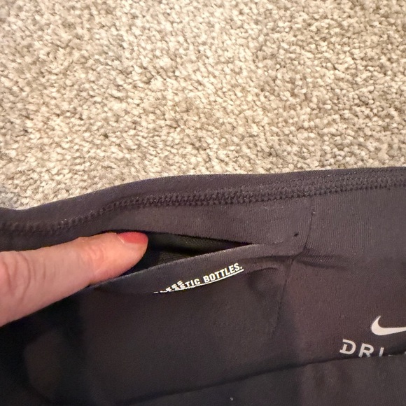 Women's Nike “Just Do It” Black Motivational Leggings w/ Mesh + hidden pocket! - Picture 10 of 11